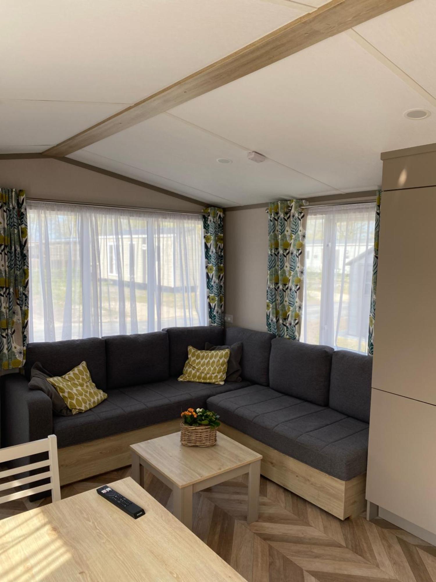 4 Persoons Chalet Hz 21 Lauwersoog Bagian luar foto