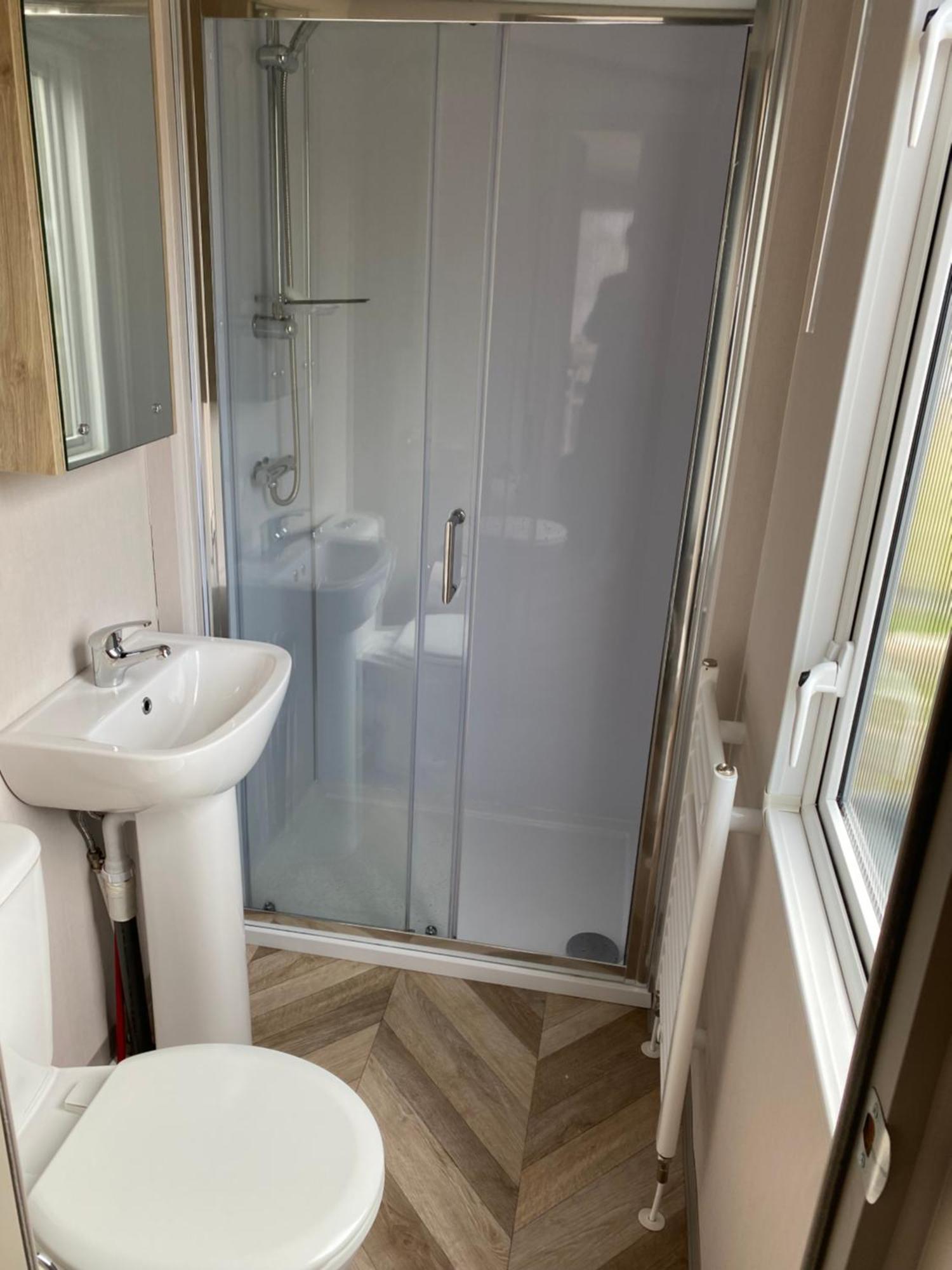 4 Persoons Chalet Hz 21 Lauwersoog Bagian luar foto